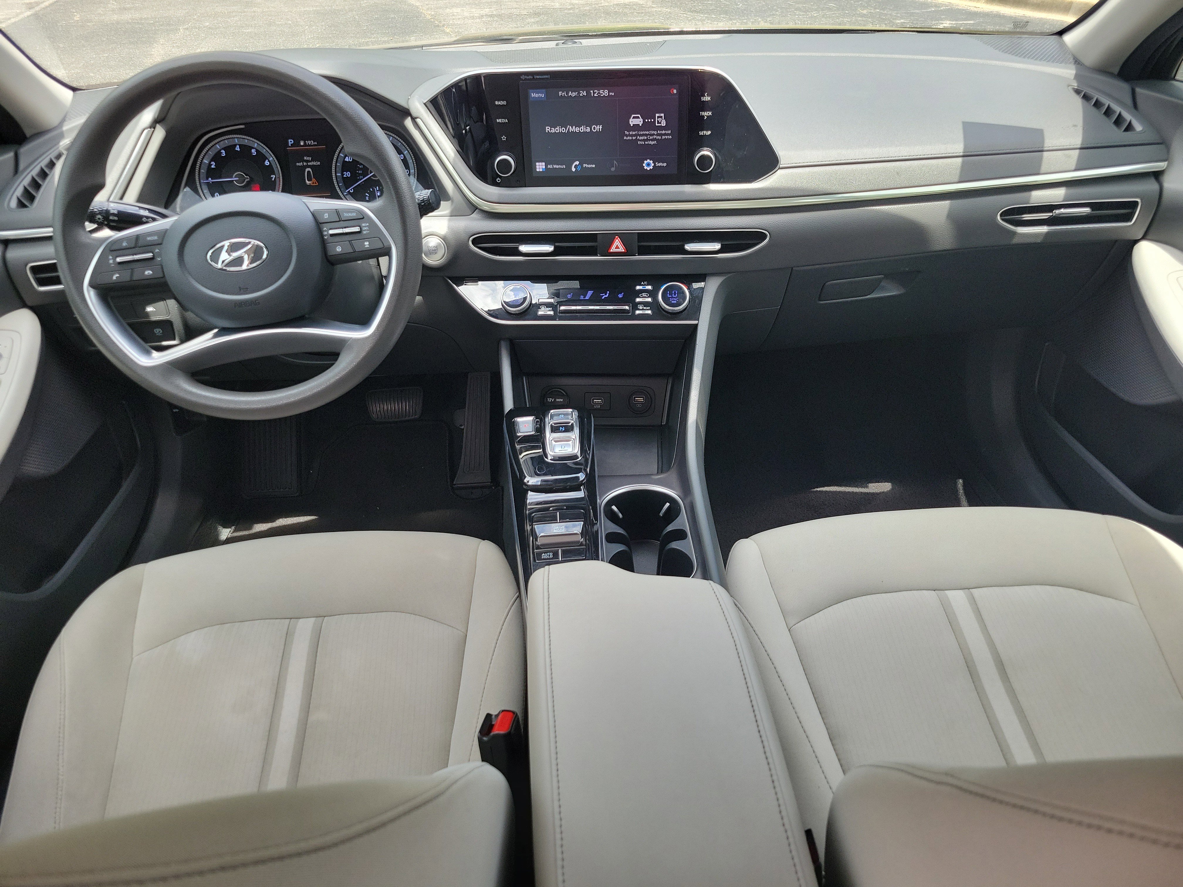 Used 2021 Hyundai Sonata SEL w/ Preferred Accessory Package FWD image 9
