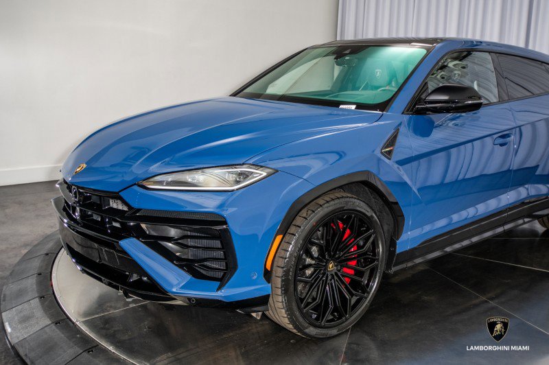 Used 2025 Lamborghini Urus SE image 13
