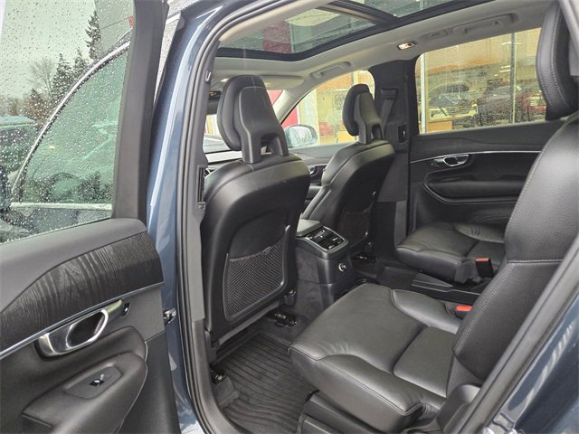 Used 2020 Volvo XC90 T8 Momentum w/ Protection Package image 16