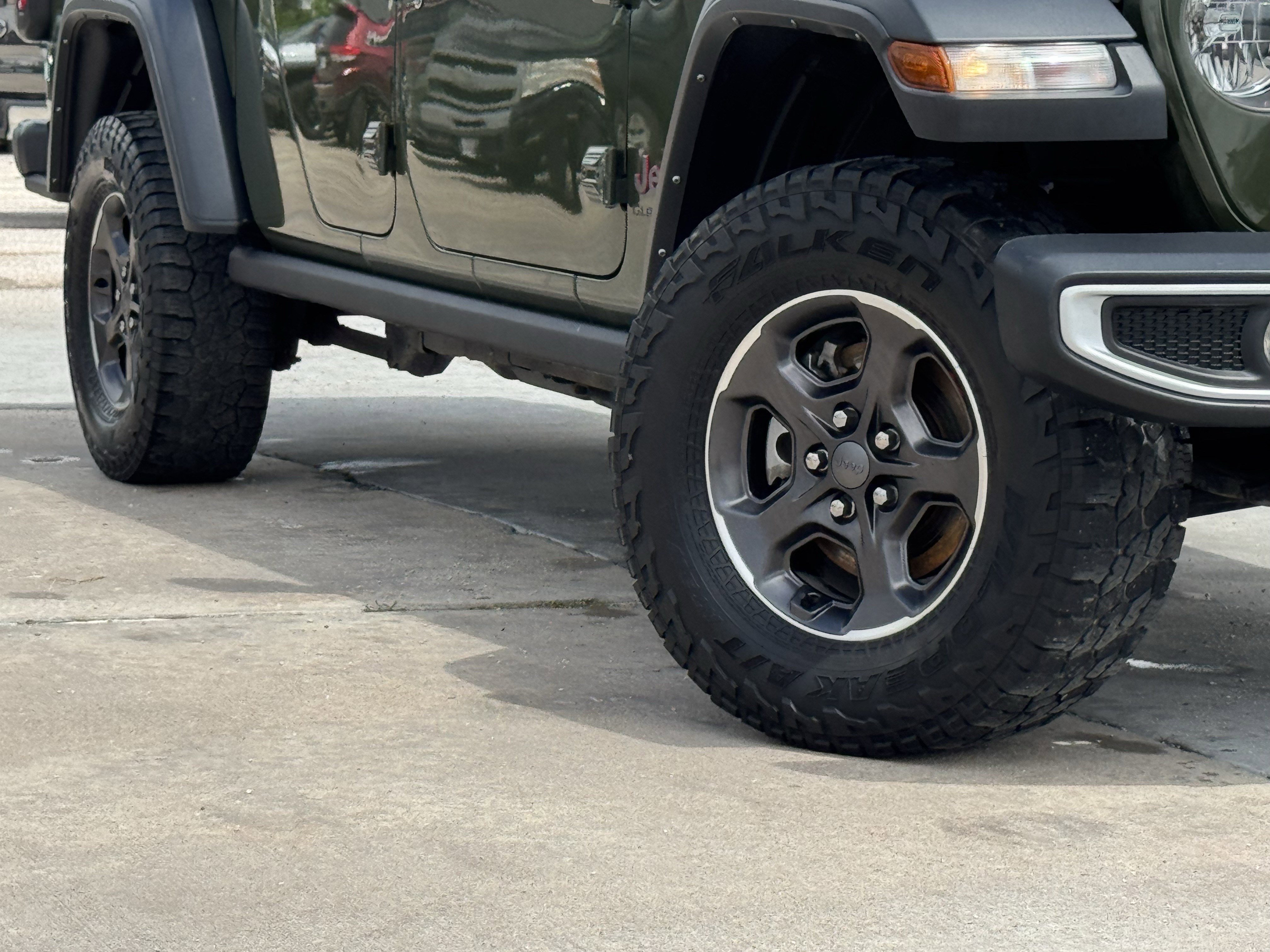 Used 2022 Jeep Gladiator Rubicon AWD/4WD image 12