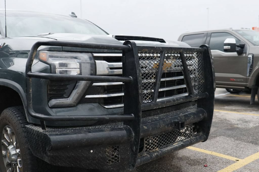 Used 2026 Chevrolet Silverado 3500 LTZ w/ LTZ Convenience Package AWD/4WD image 3