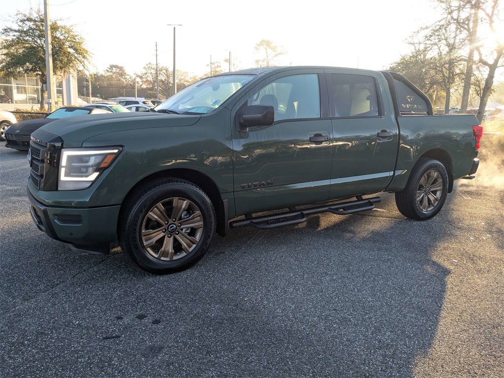 Used 2024 Nissan Titan SV w/ SV Bronze Edition Package image 8