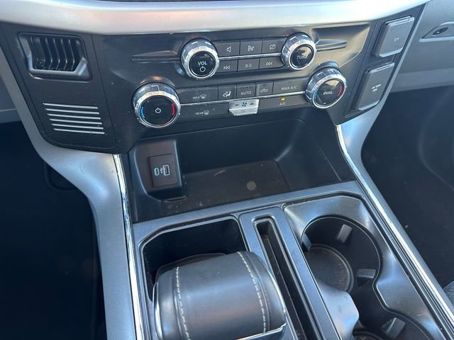 Used 2022 Ford F150 Lightning XLT image 23