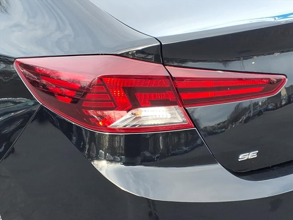 Used 2020 Hyundai Elantra SE w/ Cargo Package (C1) image 9