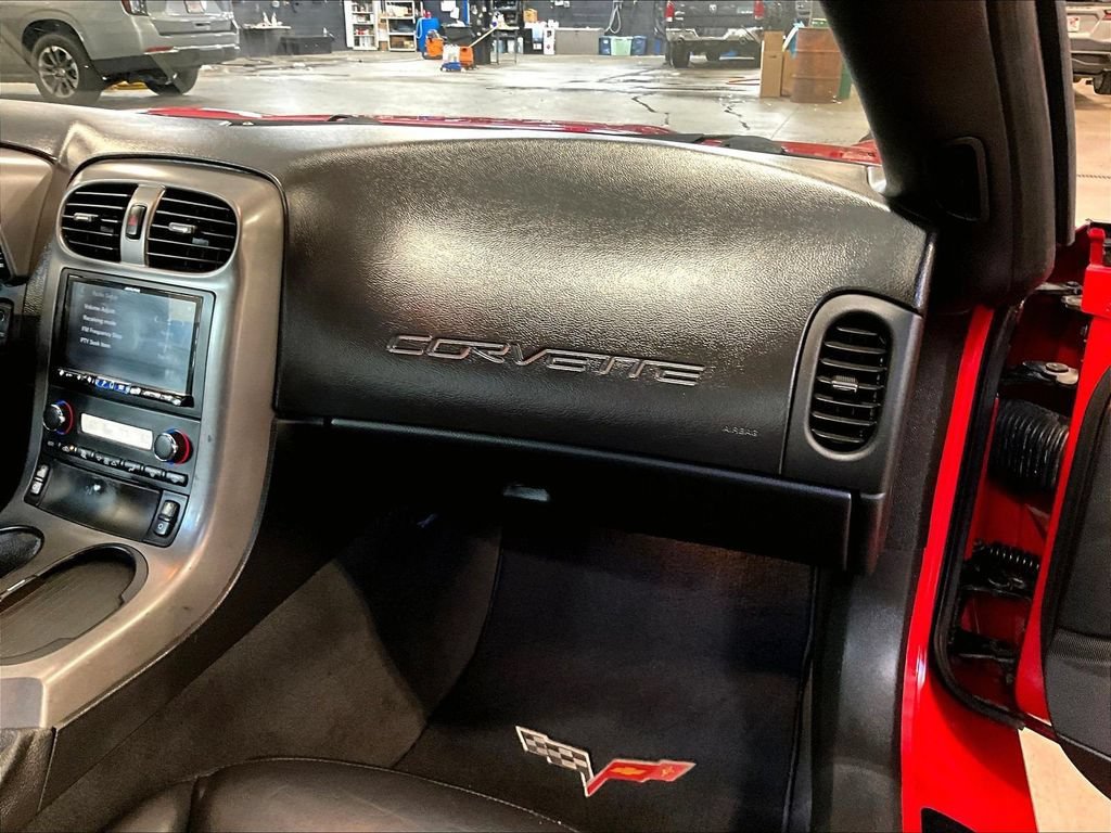 Used 2006 Chevrolet Corvette Convertible w/ Preferred Equipment Group RWD image 13