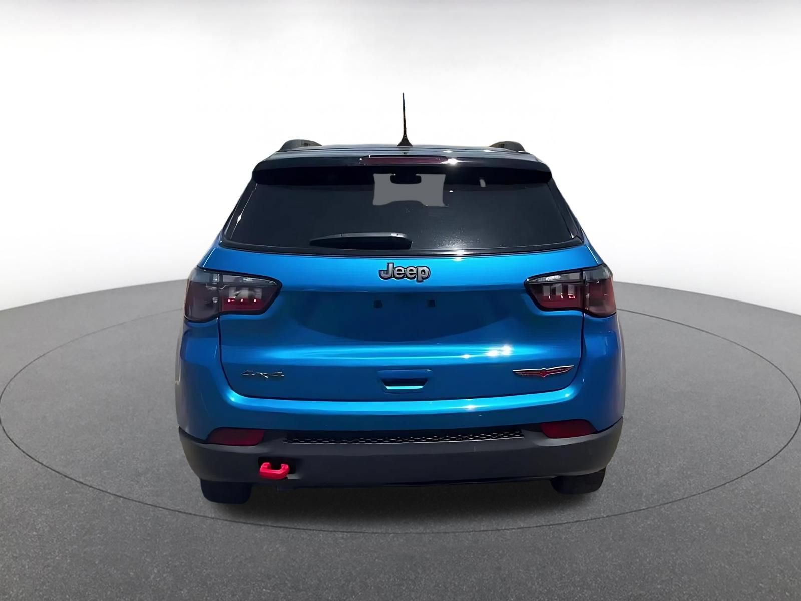 Used 2025 Jeep Compass Trailhawk AWD/4WD image 7