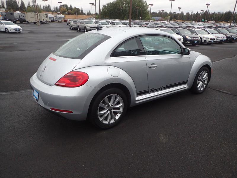 Used 2013 Volkswagen Beetle TDI FWD image 5
