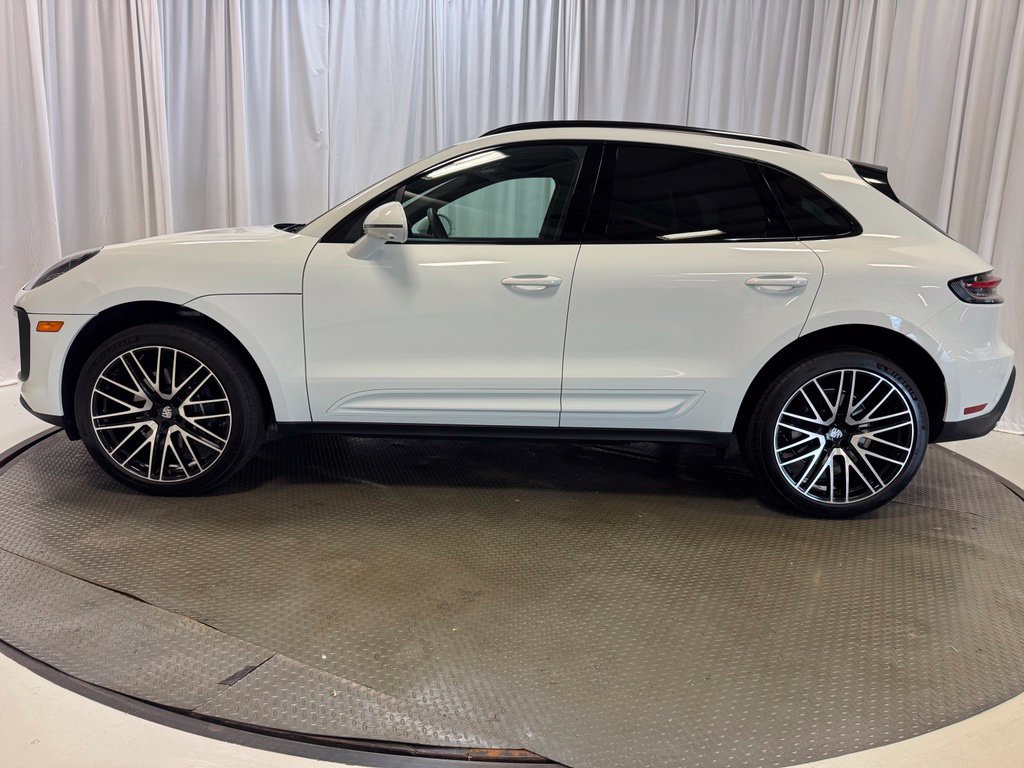 Certified 2025 Porsche Macan w/ Premium Package Plus AWD/4WD image 2