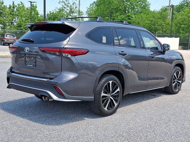 Used 2022 Toyota Highlander XSE AWD/4WD image 9