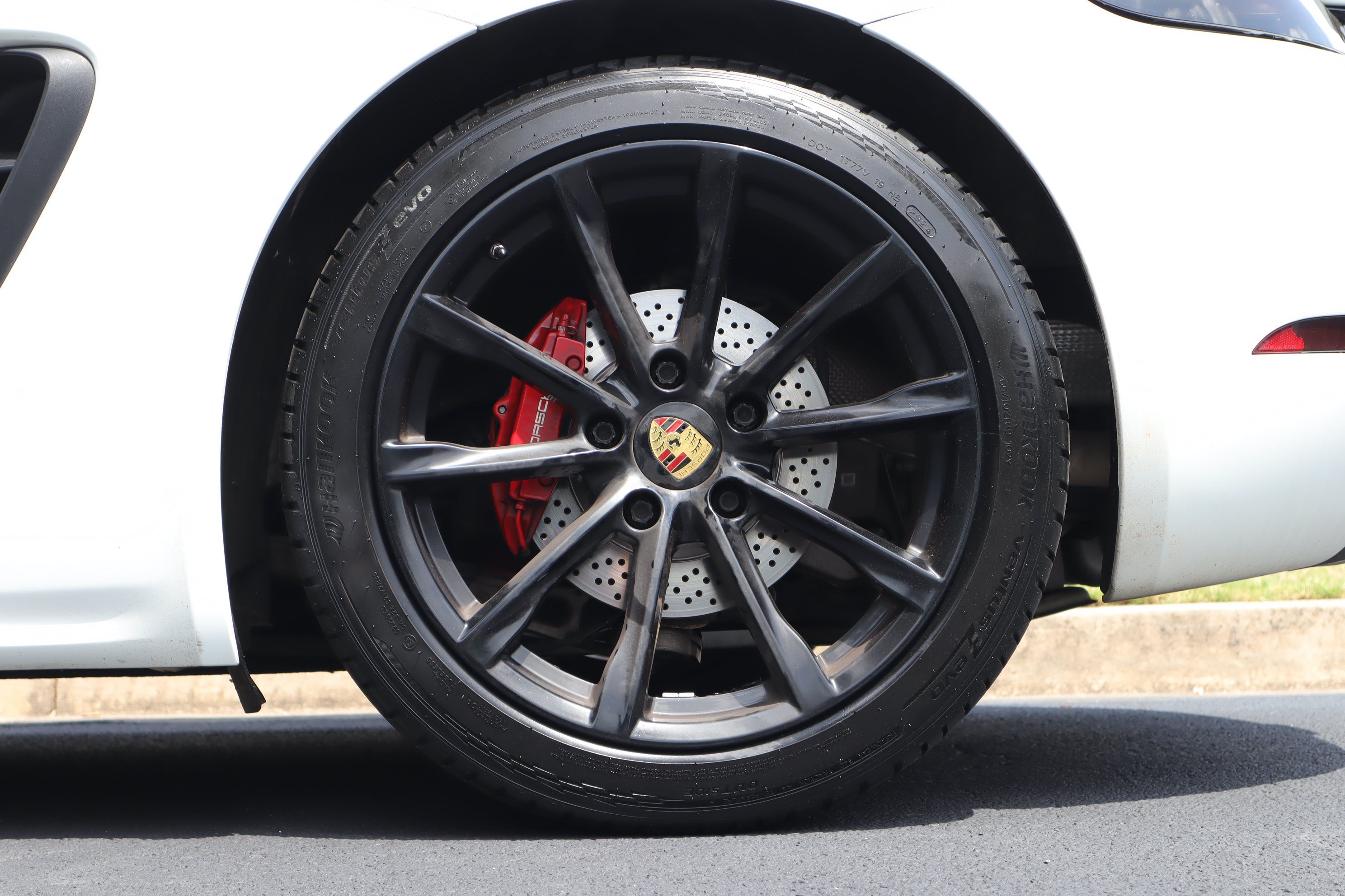 Used 2018 Porsche 718 Cayman RWD image 6