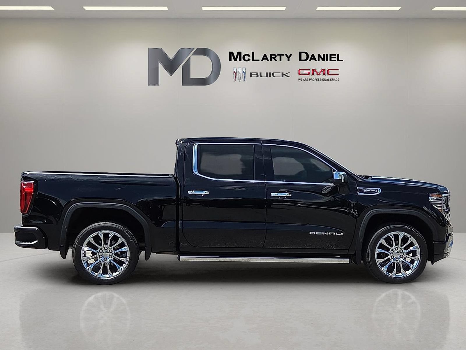 Certified 2023 GMC Sierra 1500 Denali AWD/4WD image 14