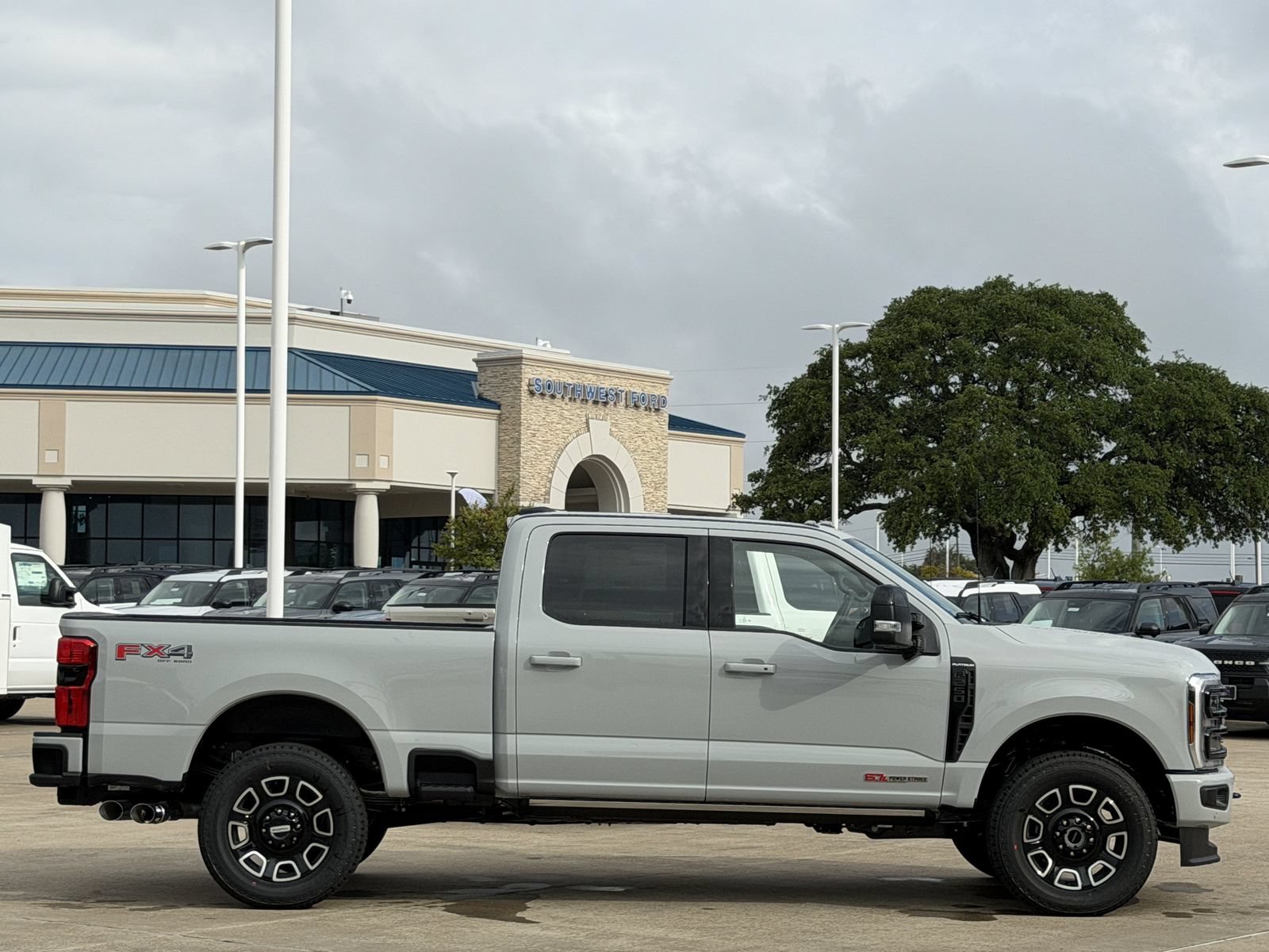 New 2026 Ford F250 Platinum AWD/4WD video 3