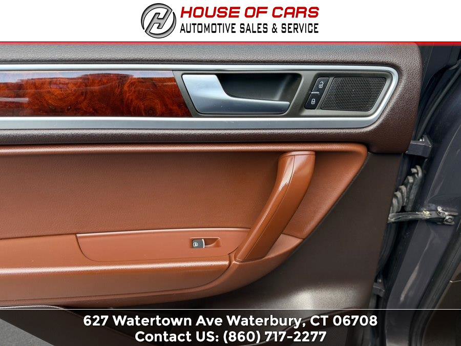 Used 2013 Volkswagen Touareg TDI AWD/4WD image 55