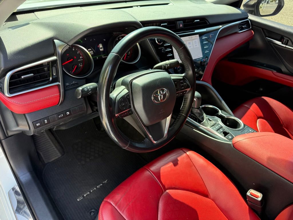 Used 2018 Toyota Camry XSE FWD image 11