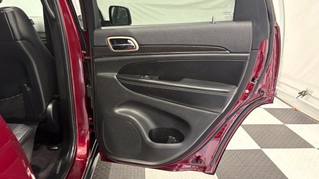 Used 2017 Jeep Grand Cherokee Limited AWD/4WD image 28