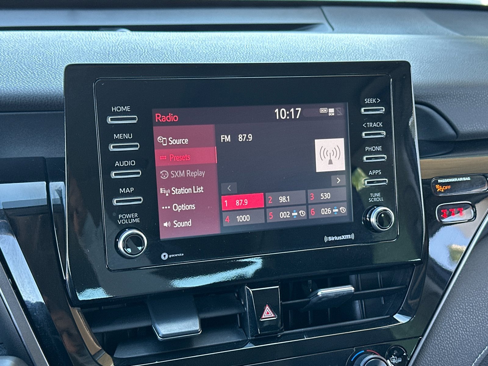 Used 2023 Toyota Camry SE image 16