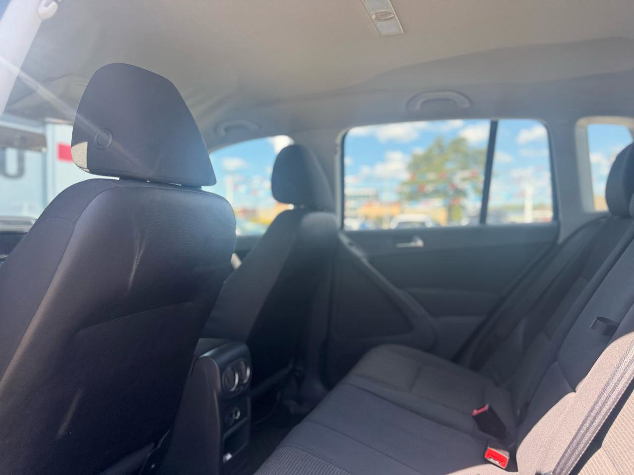 Used 2017 Volkswagen Tiguan Limited w/ Premium Package image 41