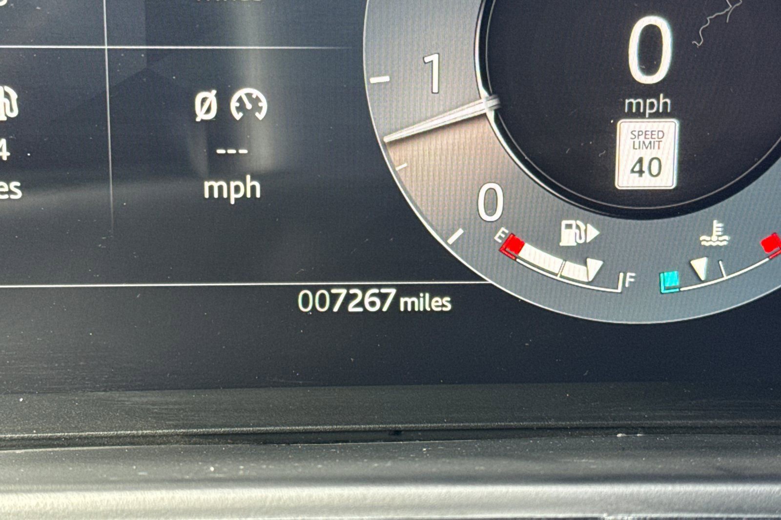 Used 2025 Land Rover Range Rover Velar Dynamic SE image 31