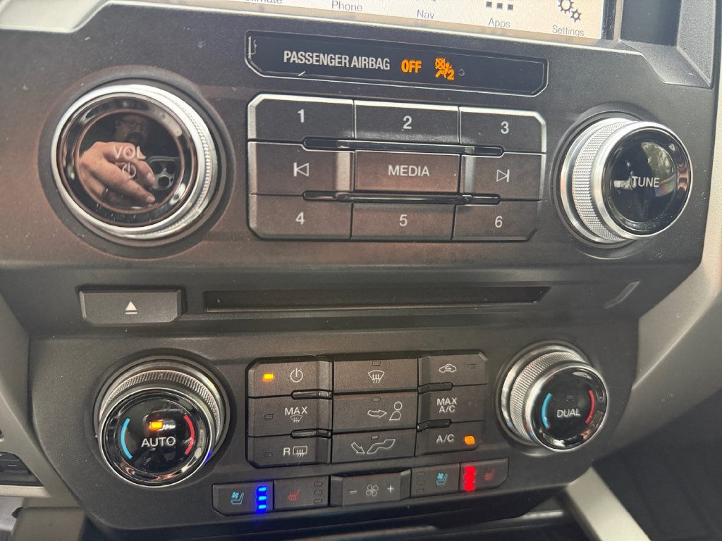 Used 2018 Ford F150 Lariat w/ Equipment Group 501A Mid AWD/4WD image 26