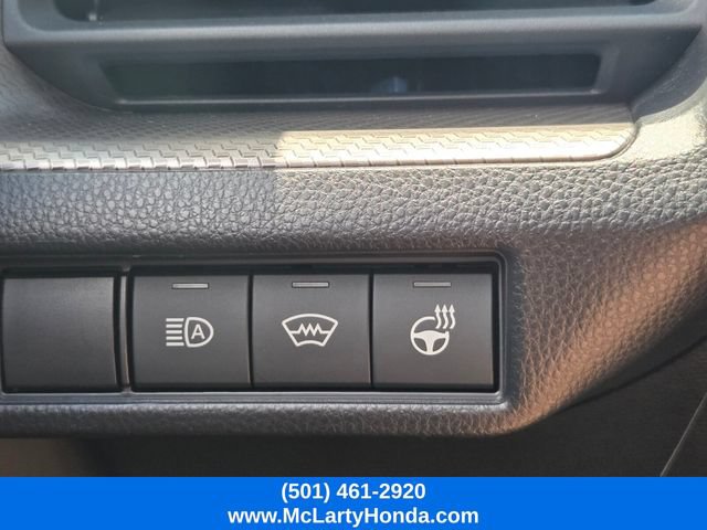 Used 2025 Toyota Prius XLE FWD image 31
