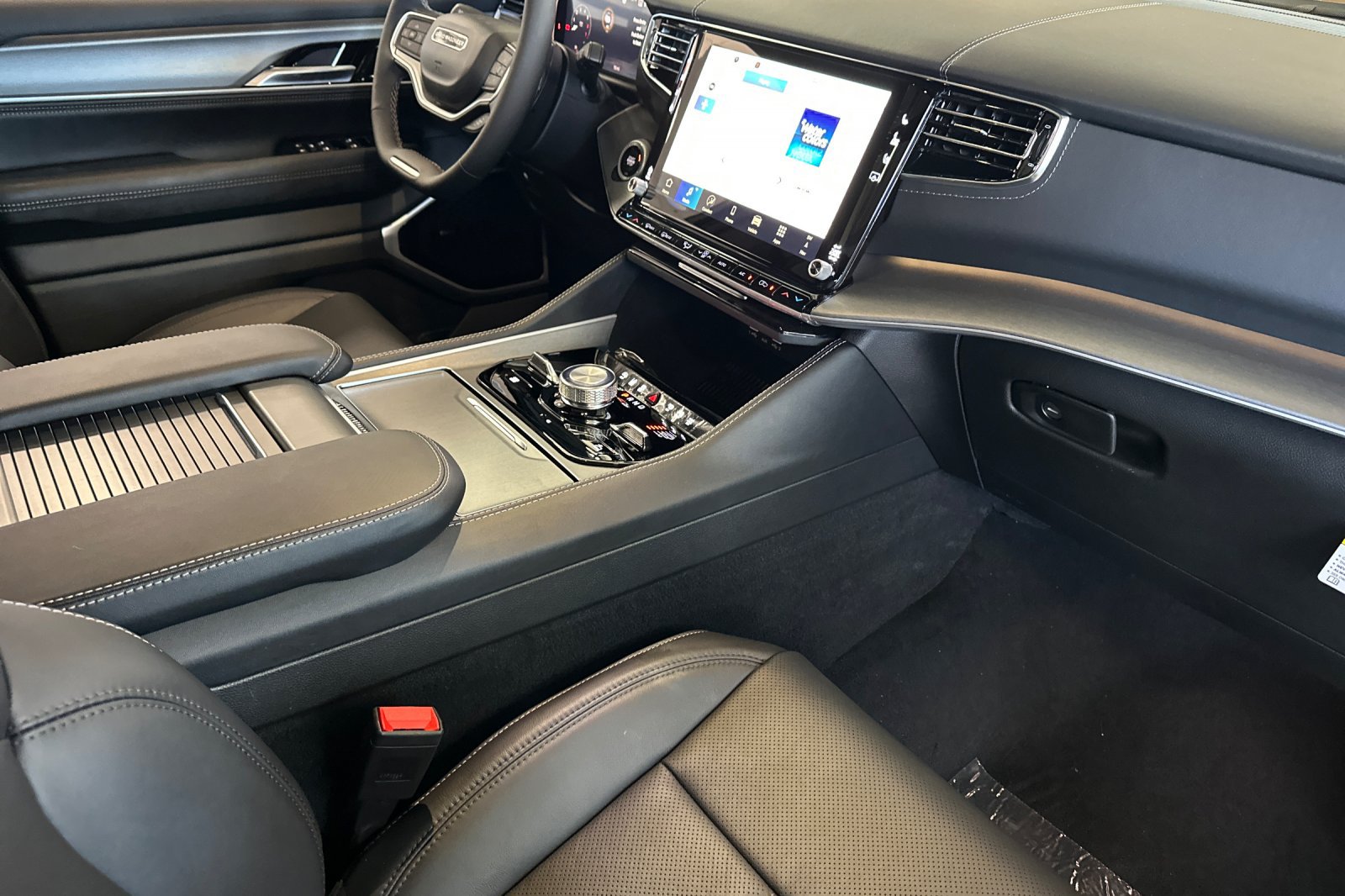 New 2026 Jeep Grand Wagoneer Limited AWD/4WD image 17