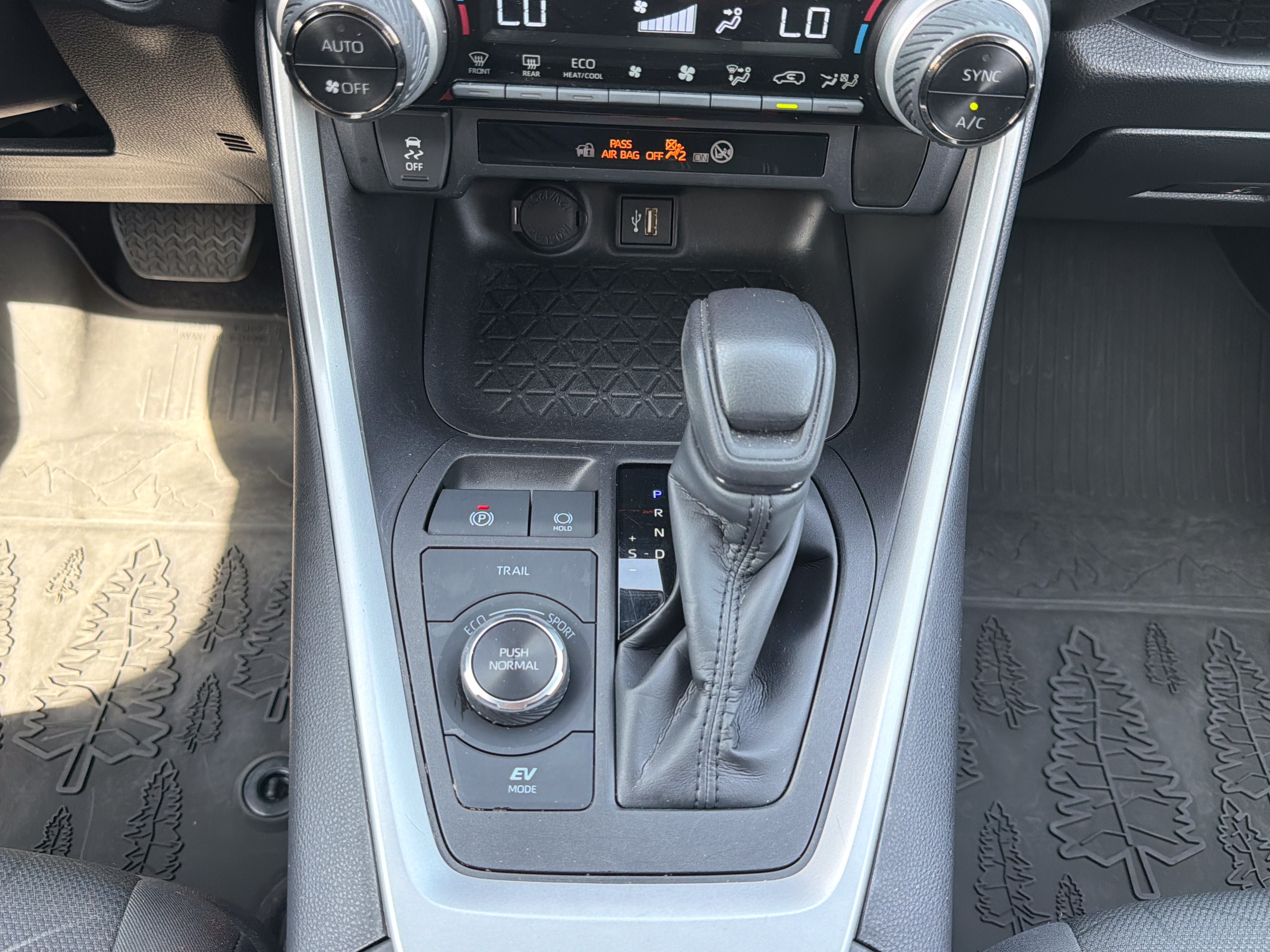 Used 2023 Toyota RAV4 AWD Hybrid image 24