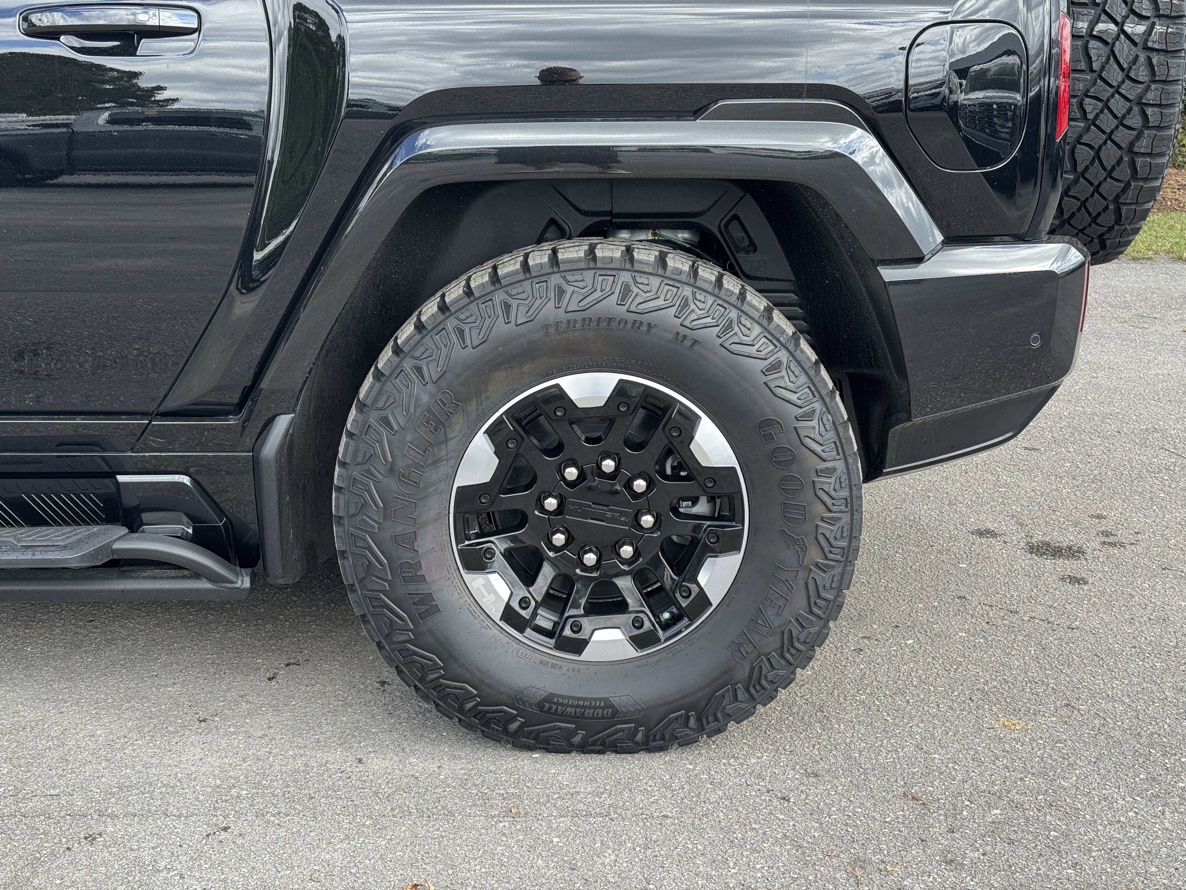 New 2025 GMC Hummer EV 3X w/ Extreme Off-Road Package image 13