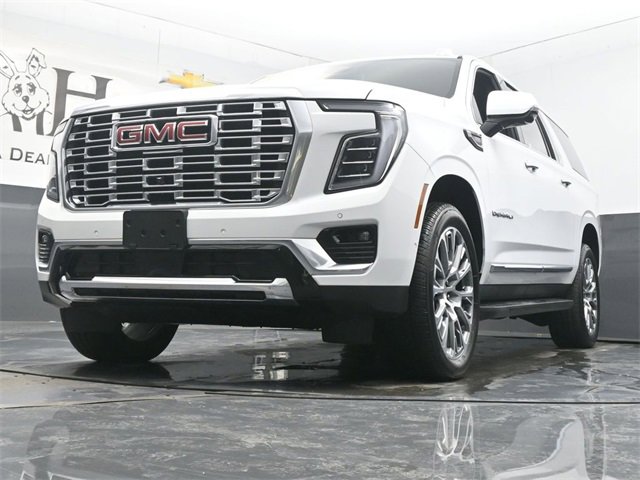 Used 2025 GMC Yukon XL Denali image 4