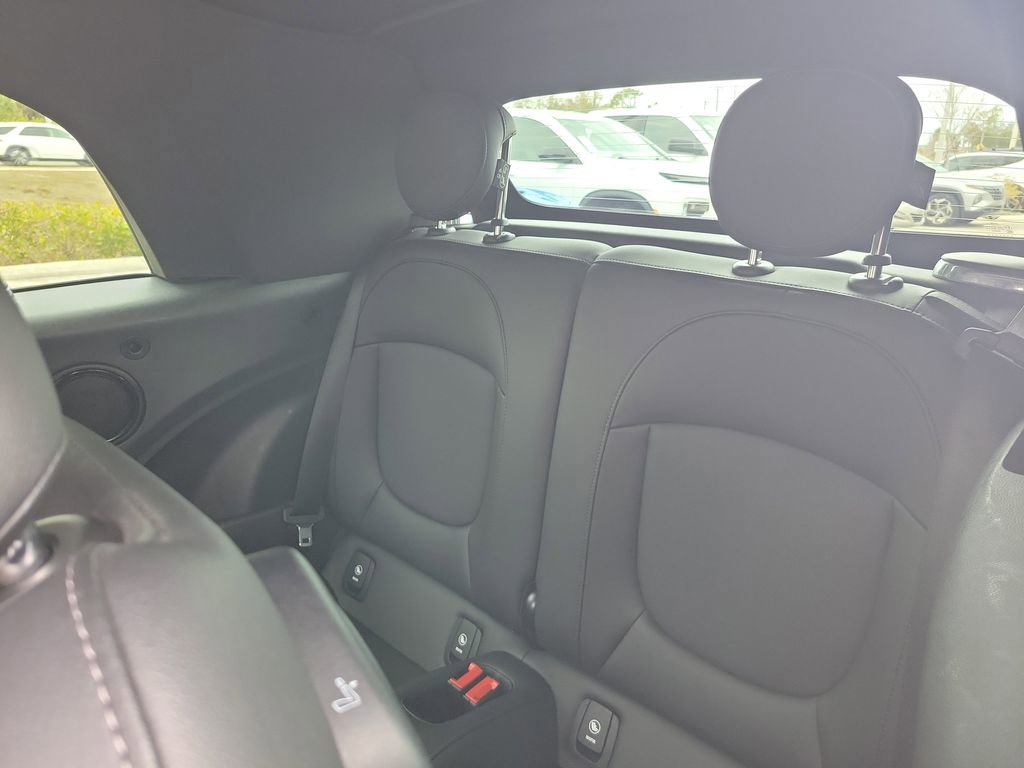 Used 2019 MINI Cooper S w/ Signature Upholstery Package image 18
