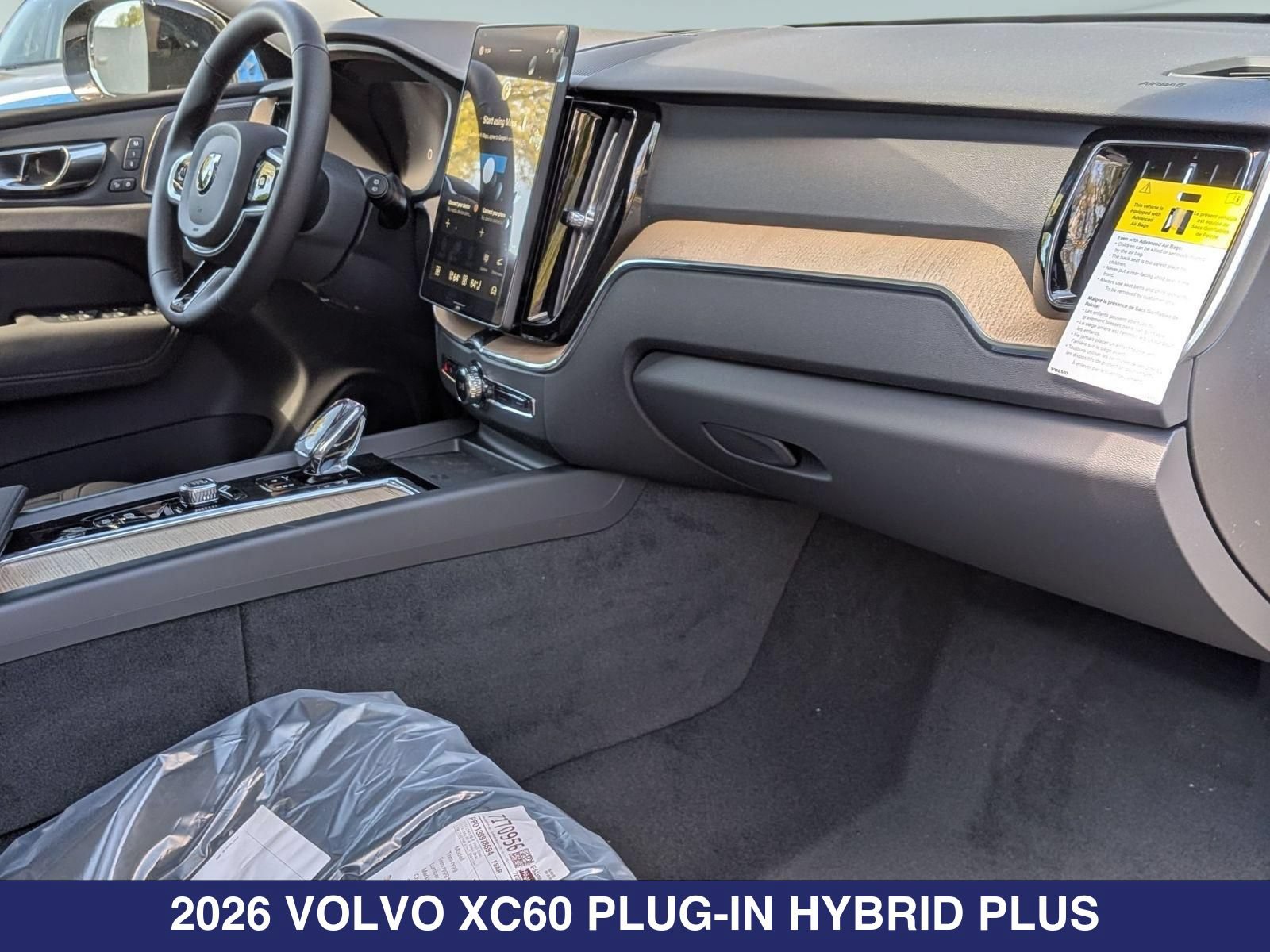 New 2026 Volvo XC60 T8 Plus w/ Protection Package Premier AWD/4WD image 27