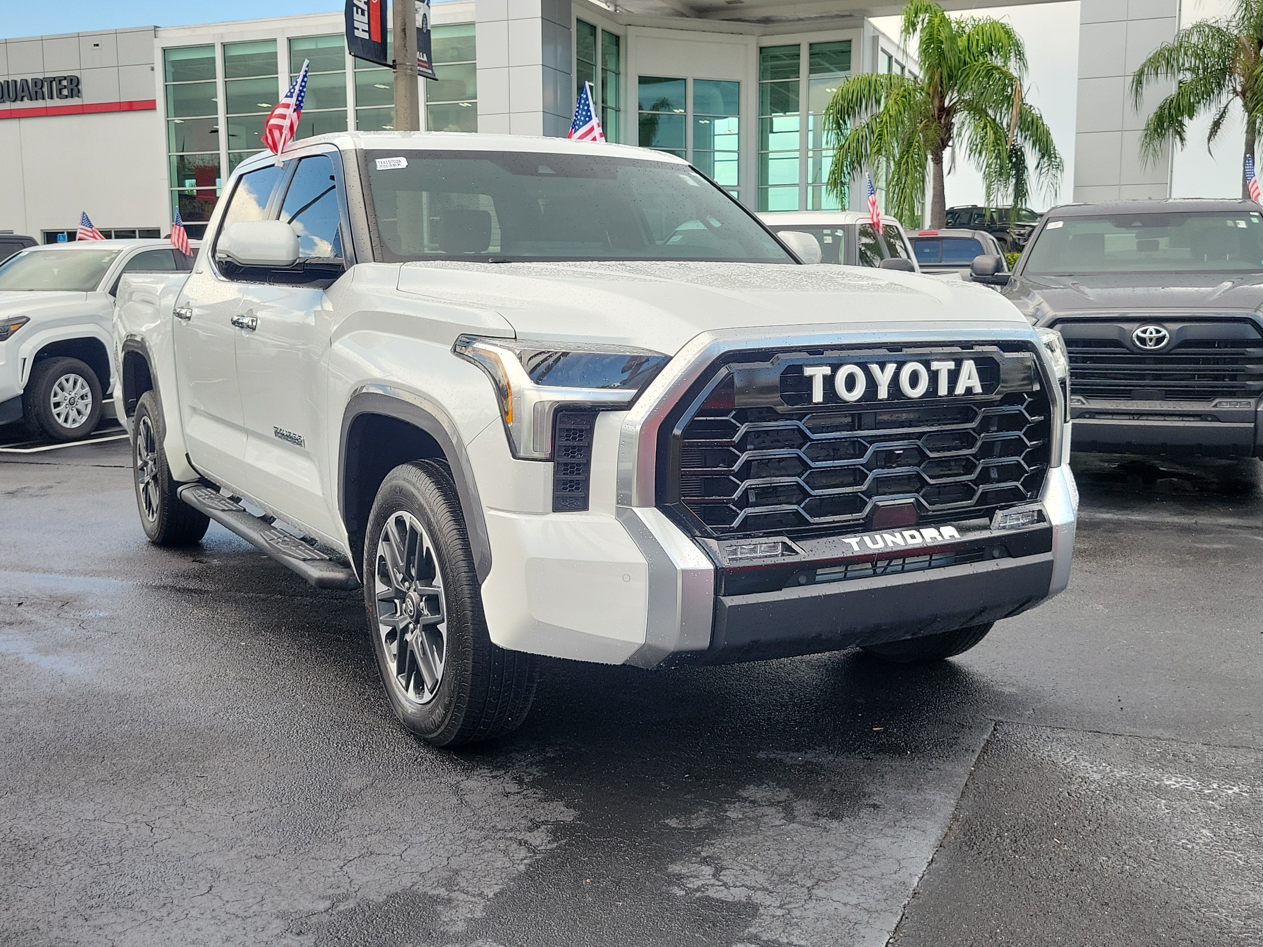 Used 2025 Toyota Tundra Limited AWD/4WD image 2
