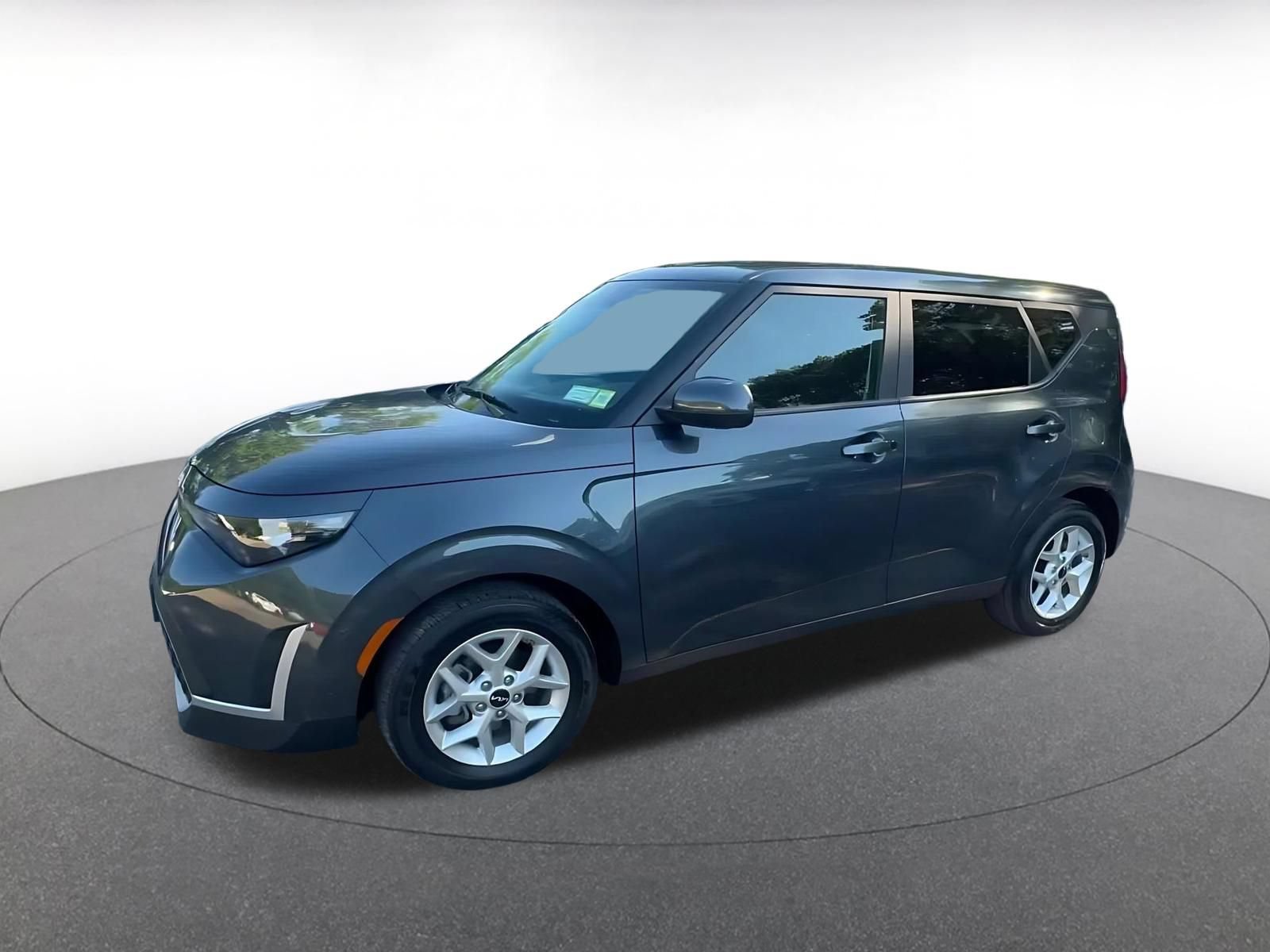Used 2025 Kia Soul LX w/ LX Technology Package FWD image 8