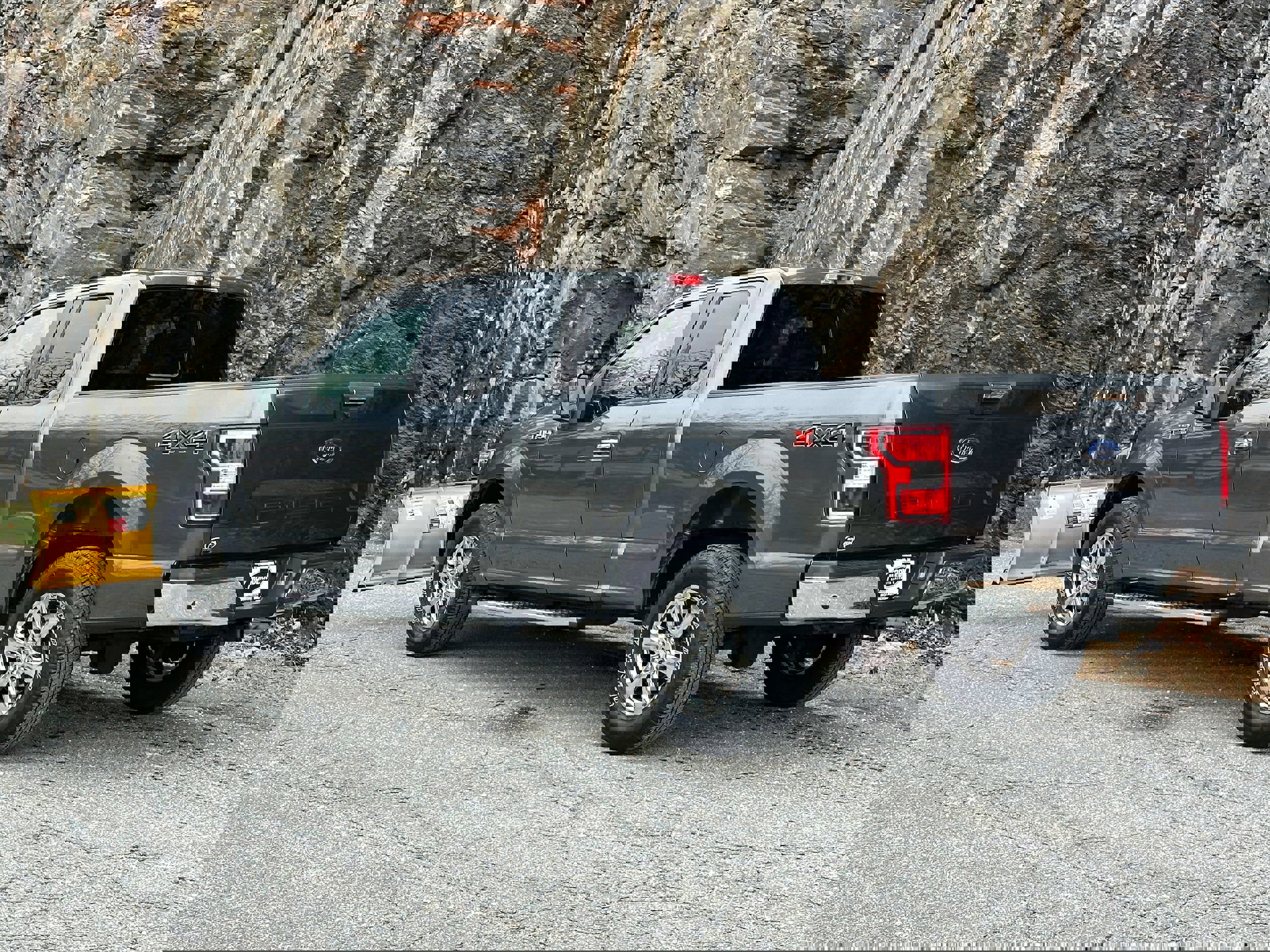 Used 2018 Ford F150 XLT w/ Equipment Group 302A Luxury image 8