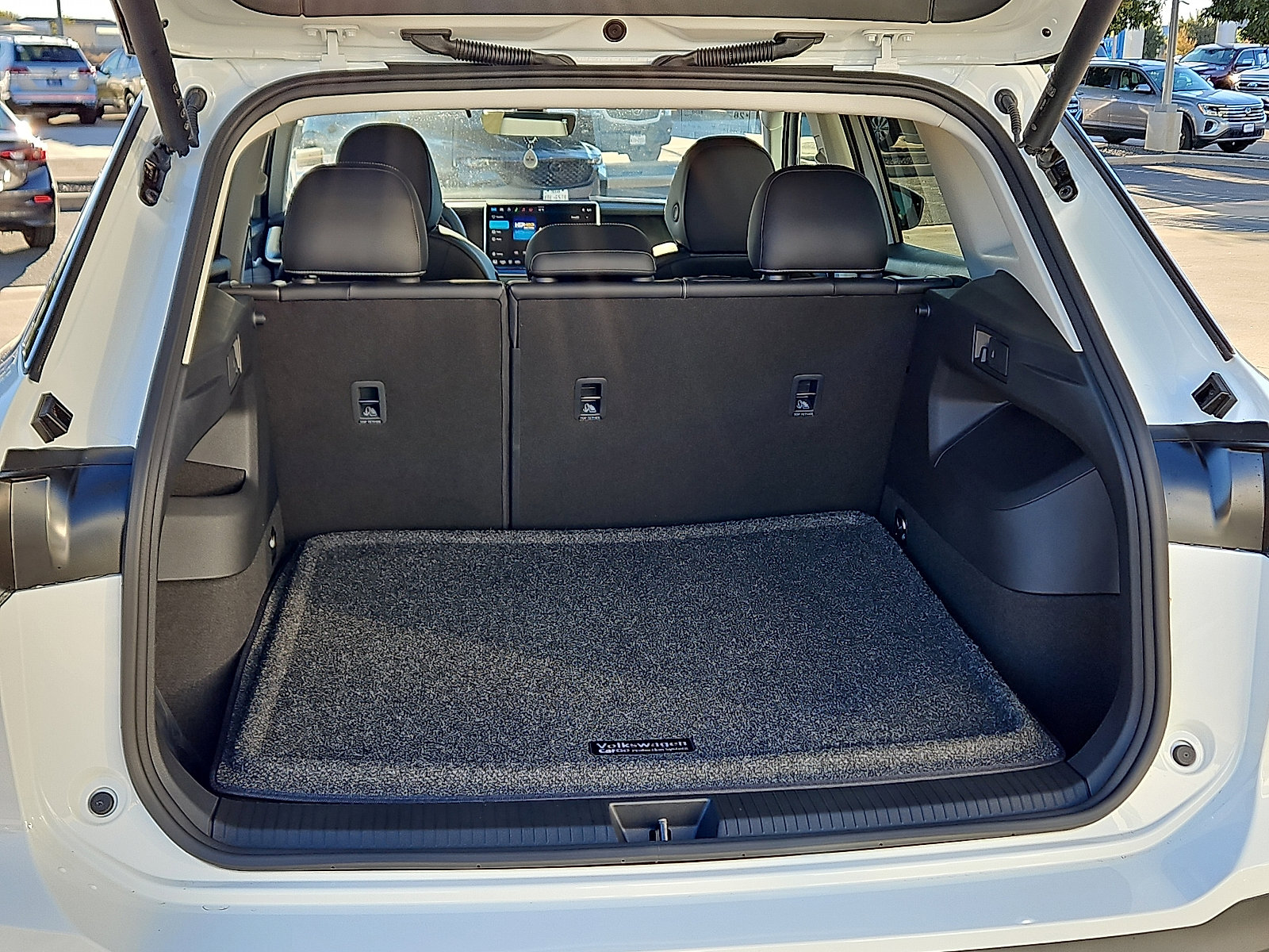 New 2026 Volkswagen Tiguan SE image 6