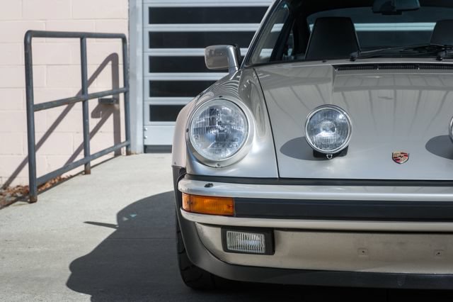 Used 1989 Porsche 911 Carrera RWD image 6