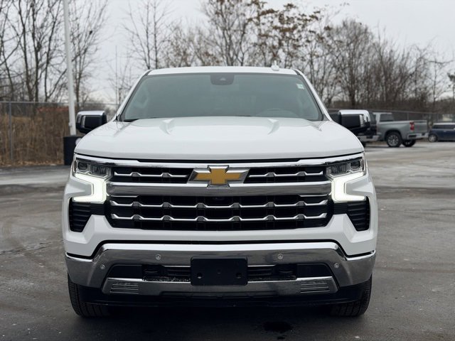 Used 2023 Chevrolet Silverado 1500 LTZ image 2