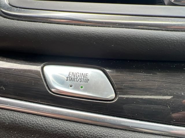 Used 2020 Buick Enclave Essence AWD/4WD image 32