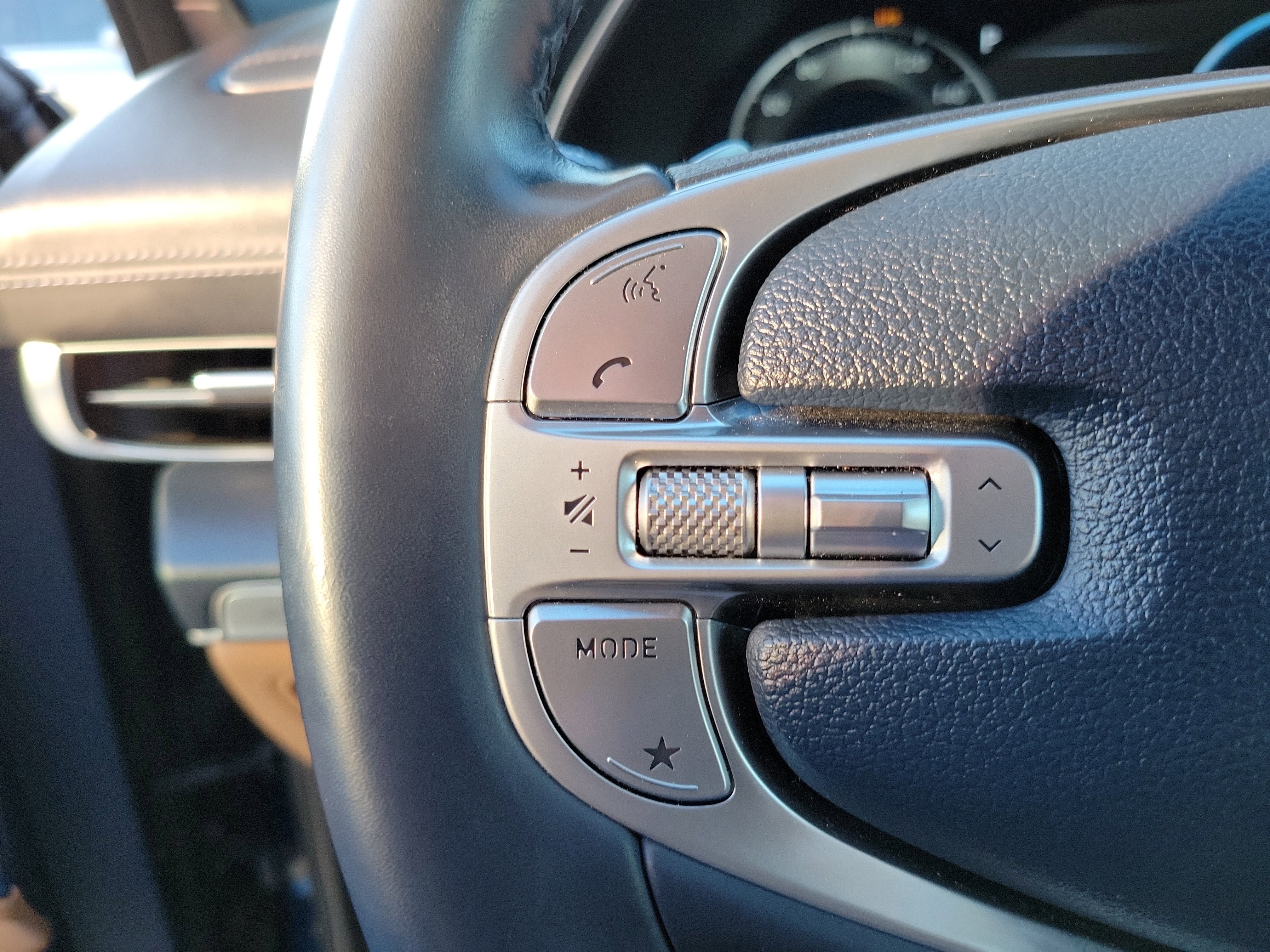 Certified 2023 Genesis GV80 2.5T w/ Prestige 20" Package image 7