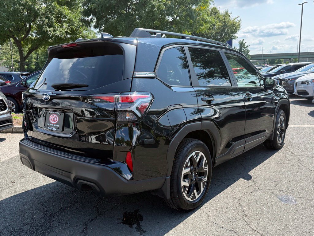 Certified 2025 Subaru Forester Premium AWD/4WD image 6