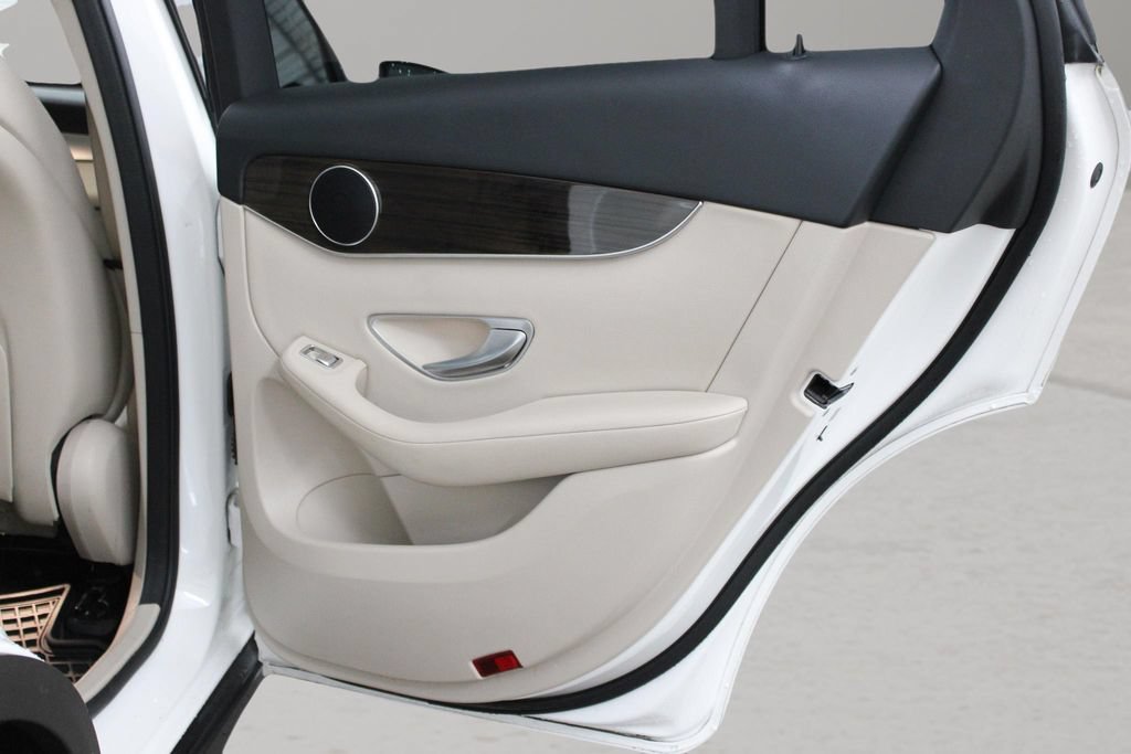 Used 2022 Mercedes-Benz GLC 300 image 29