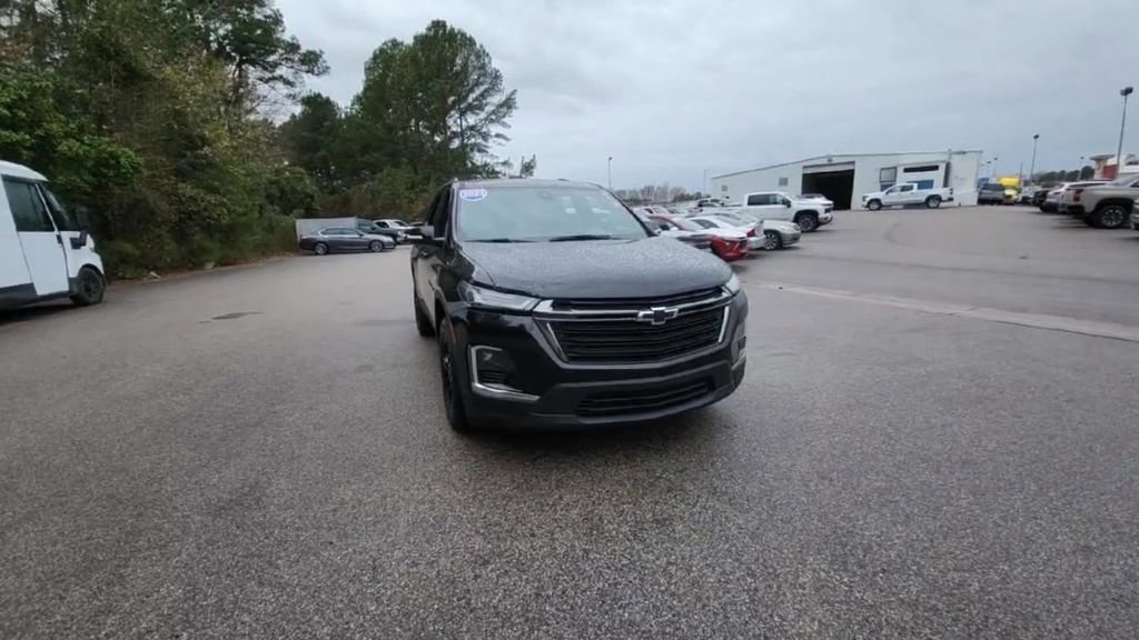Used 2023 Chevrolet Traverse LT w/ Midnight/Sport Edition image 8
