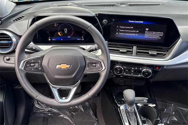 Used 2025 Chevrolet Trax LT w/ Driver Confidence Package image 16