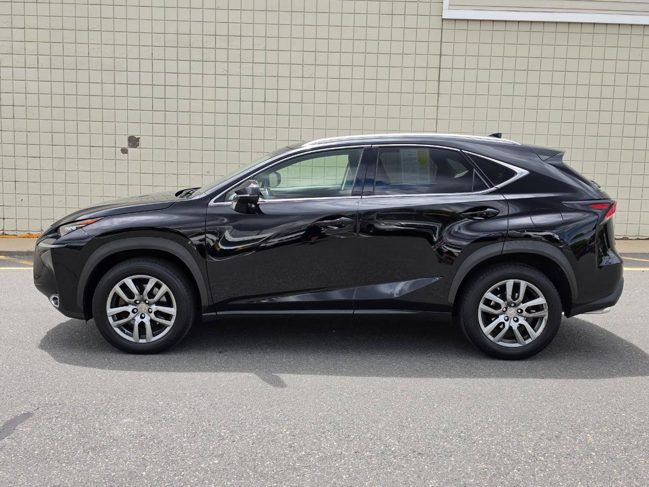 Used 2015 Lexus NX 200t AWD w/ Luxury Package image 4
