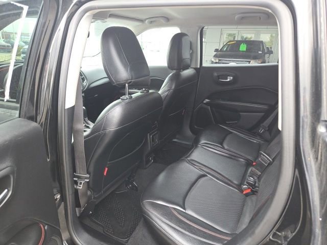 Used 2017 Jeep Compass Trailhawk w/ Leather Interior Group AWD/4WD image 9