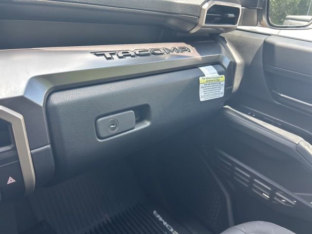 Used 2025 Toyota Tacoma SR5 AWD/4WD image 27