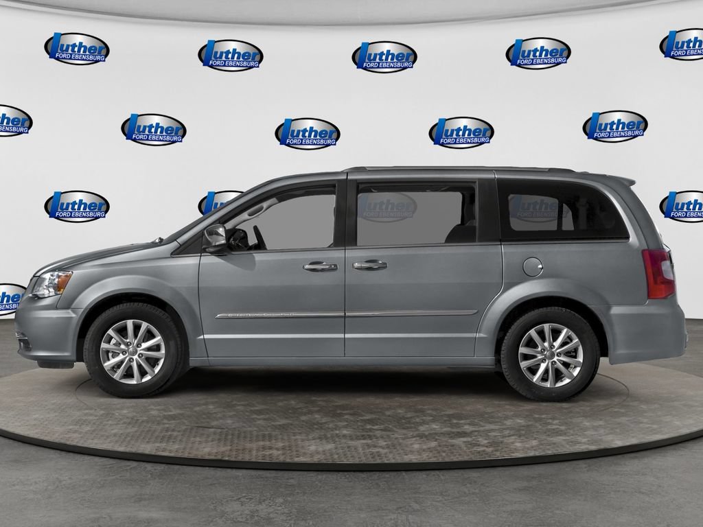 Used 2016 Chrysler Town & Country Limited Platinum w/ Trailer Tow Group FWD image 3