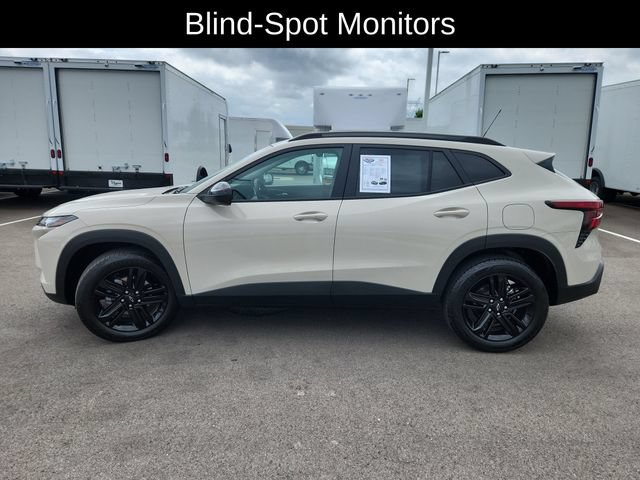 Used 2026 Chevrolet Trax ACTIV w/ Sunroof Package FWD image 4