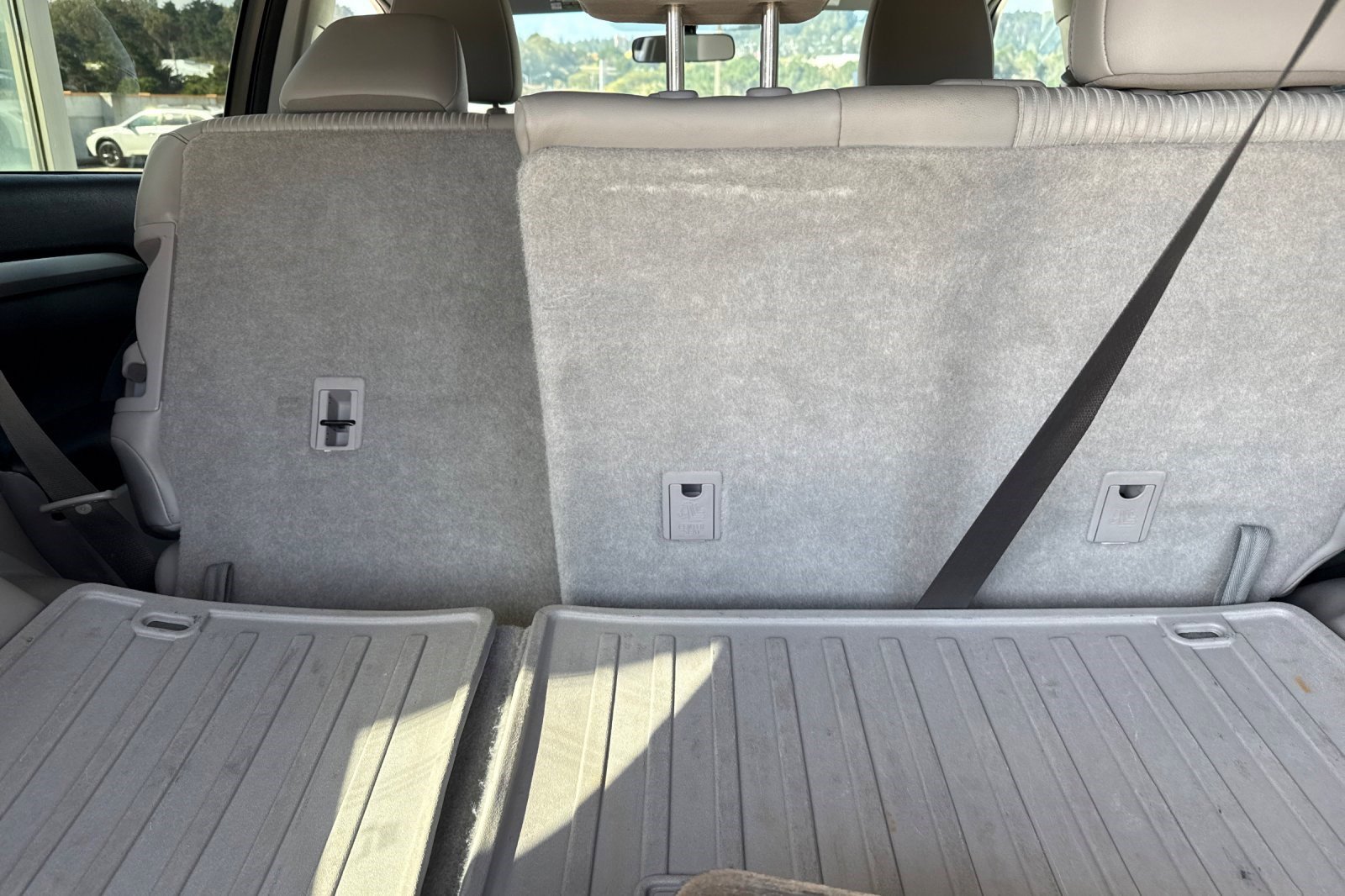 Used 2015 Toyota Highlander Plus FWD image 33