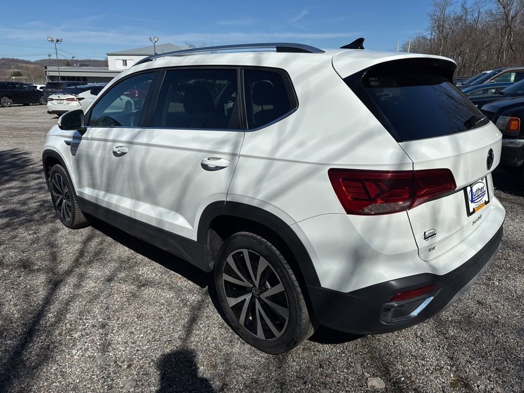 Used 2024 Volkswagen Taos SE image 7