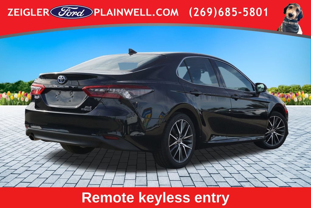 Used 2022 Toyota Camry XLE w/ Navigation Upgrade Package FWD image 5